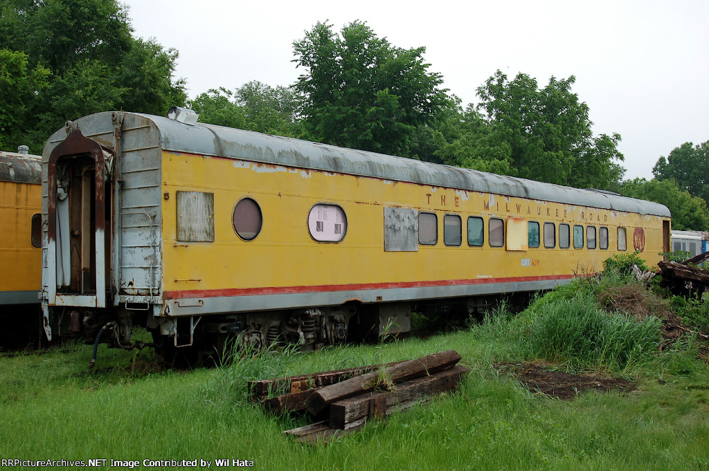 Milwaukee Road Coach 639